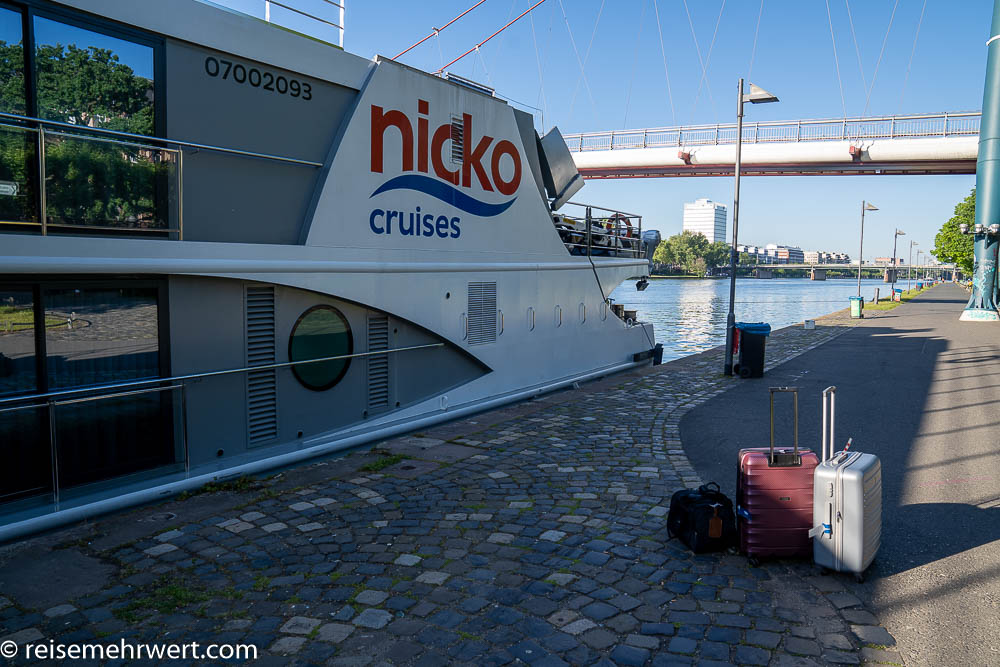 nicko cruises anlegestelle frankfurt