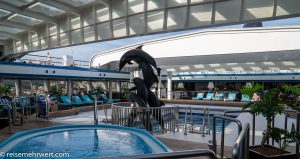 nicko cruises Hochseekreuzfahrt mit der Vasco da Gama_13 Tage Westliches Mittelmeer_Poolbereich Lido-Deck