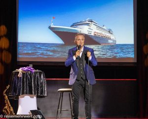 nicko cruises Hochseekreuzfahrt mit der Vasco da Gama_13 Tage Entertainment Show Mittelmeer