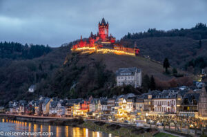 SE-Tours_Adventszeit an Rhein und Mosel mit der MS SE-MANON_Blick auf Reichsburg Cochem