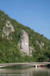 PLANTOURS Kreuzfahrten_Donau bis zum Schwarzen Meer mit MS Rousse Prestige_Rumänien (Eisernes Tor/Decebalus-Statue)