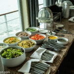 Light Lunch-Buffet im Salon_nicko cruises − 8 Tage »Malerisches Südfrankreich«