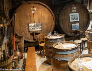 Ausflug »Beaujolais mit Weinprobe« in der Weinkellerei DOMAINE PAIRE in Ternand und Besichtigung Weinmuseum_nicko cruises − 8 Tage »Malerisches Südfrankreich« mit MS Bijou du Rhône