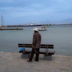 nicko cruises 11-Tage-Mittelmeerkreuzfahrt Athen bis Istanbul mit VASCO DA GAMA_Angler an der Strandpromenade von Mykonos