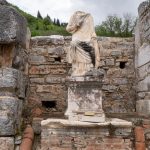 nicko cruises 11-Tage-Mittelmeerkreuzfahrt Athen bis Istanbul mit VASCO DA GAMA_Statue der Scholastikia in Ephesos