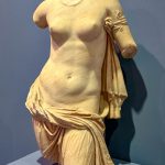 nicko cruises 11-Tage-Mittelmeerkreuzfahrt Athen bis Istanbul mit VASCO DA GAMA_Statue der Göttin Aphrodite im Ephesos-Museum Selçuk
