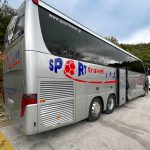 nicko cruises 11-Tage-Mittelmeerkreuzfahrt Athen bis Istanbul mit VASCO DA GAMA_Reisebus beim Ausflug "Meteora Klöster"