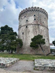 nicko cruises 11-Tage-Mittelmeerkreuzfahrt Athen bis Istanbul mit VASCO DA GAMA_Der "Weiße Turm", das Wahrzeichen Thessalonikis, an der Strandpromenade