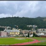 Leichtathletik Bahn in St. Moritz Bad_Blick vom Hotel Sonne in St. Moritz − 3-Sterne-Superior-Domizil für Entdeckungstouren durch das malerische Engadin
