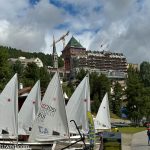 Blick von der St. Moritzer Seepromenade auf Badrutt's Palace Hotel_Entdeckungstour durch das malerische Engadin
