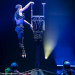 Flic Flac − Die X-Mas-Show Dortmund 2023/24_Li Zhenyu (Handstand-Akrobatik)