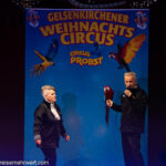 Gelsenkirchener Weihnachtscircus 2023 ›The Power of Life‹_Erinnerungsfotos mit Marietta & Gerd Koch (Tierisches Allerlei)