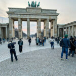 Fotostrecke ITB Berlin 2024 (Internationale Tourismus-Börse Berlin)_Unterwegs am Brandenburger Tor