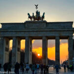 Fotostrecke ITB Berlin 2024 (Internationale Tourismus-Börse Berlin)_Sonnenuntergang am Brandenburger Tor