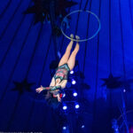 Circus-Theater Roncalli "ARTistART" Tournee 2024_Recklinghausen_Alisa Shehter (Luftring-Akrobatik)