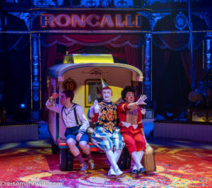 Circus-Theater Roncalli "ARTistART" Tournee 2024_Recklinghausen_Ausklang mit dem Clown-Trio Matute, Gensi und Canutito Jr.